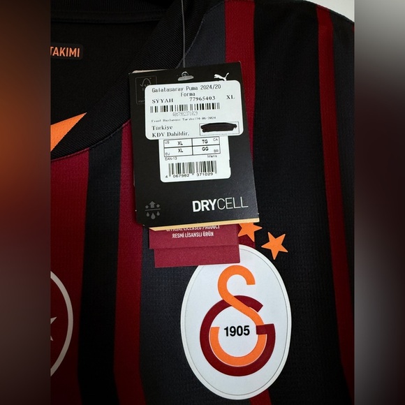 “Galatasaray SK” (Turkey) Men's Black and Red Jersey with Orange Accents - Picture 8 of 15